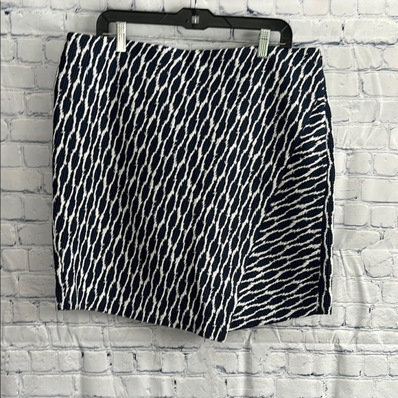 LOFT Navy and White Patterned Skirt Womans Size‎ 16 - Picture 1 of 3